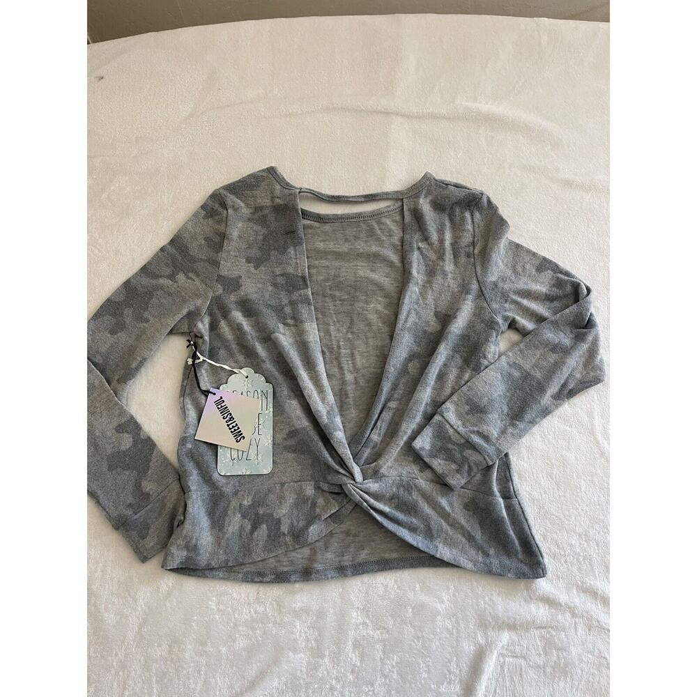 Sweet And Sinful Open Front Cardigan Sz Medium Detail In Front Gray Camo NEW
